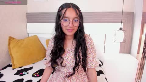 Snapshot of emilyblussh chatting on 03/09/26, 06:23 Emily Bluush online show from 03/09/26, 06:23
