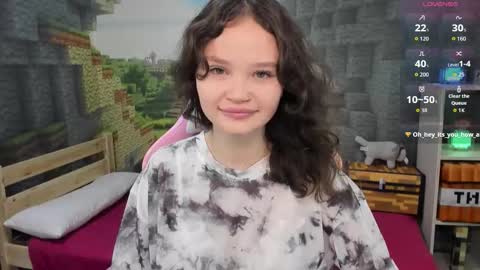 Snapshot of emilychaves chatting on 10/14/25, 06:09 Emilyhaves online show from 10/14/25, 06:09