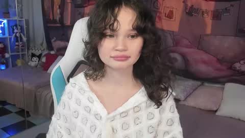 Emilyhaves online show from 11/22/25, 05:01