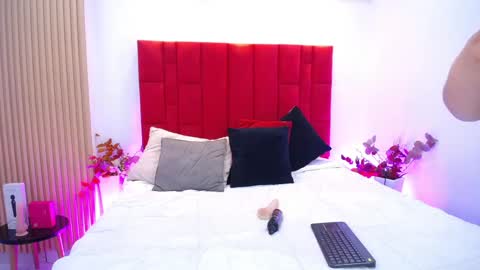 EMILY  online show from 04/22/26, 08:43