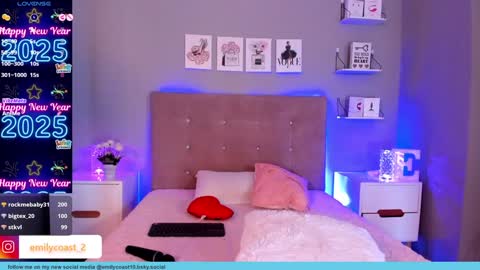 Snapshot of emilycoast chatting on 01/05/25, 06:24 Emi Fit online show from 01/05/25, 06:24