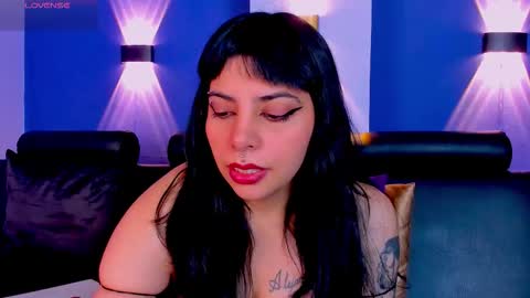 Snapshot of emilydarkwood chatting on 10/02/25, 02:02 Emily online show from 10/02/25, 02:02