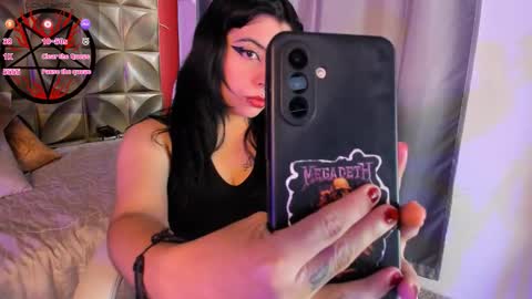 Snapshot of emilydarkwood chatting on 10/05/25, 12:47 Emily online show from 10/05/25, 12:47