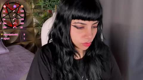 Snapshot of emilydarkwood chatting on 10/17/25, 02:52 Emily online show from 10/17/25, 02:52