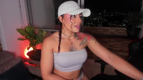 Snapshot of emilyfitness8 chatting on 01/10/25, 03:50 emily online show from 01/10/25, 03:50