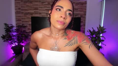 Snapshot of emilyfitness8 chatting on 01/07/26, 09:28 emily online show from 01/07/26, 09:28