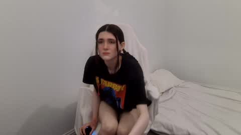 emilyfox5 online show from 11/18/25, 02:06