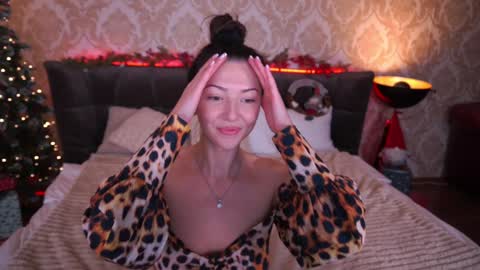 Snapshot of emilyhalls chatting on 12/20/24, 02:38 Emily online show from 12/20/24, 02:38