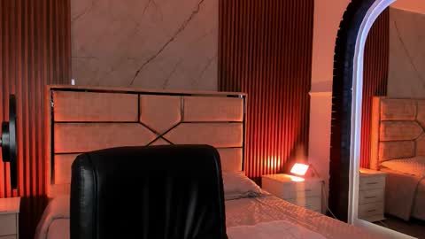 Emily Hendrix online show from 01/10/26, 07:59