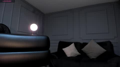 Emily online show from 11/04/25, 03:05