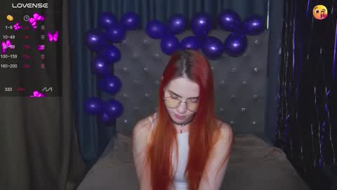 EmilyKents online show from 12/01/25, 12:37