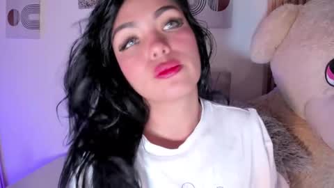 Snapshot of emilylittle_ chatting on 12/05/25, 12:41 EMILY online show from 12/05/25, 12:41