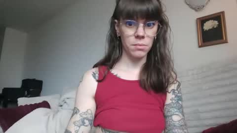 emilynana8 online show from 10/07/25, 07:22