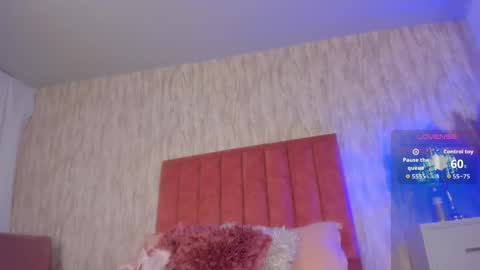 Snapshot of emilyparker__ chatting on 09/30/25, 11:32 My IG - EmilyParker online show from 09/30/25, 11:32