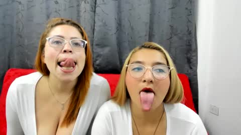 Snapshot of emilyriskhot chatting on 01/07/25, 04:27 emily friends online show from 01/07/25, 04:27