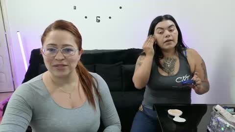 Snapshot of emilyriskhot chatting on 09/14/25, 04:06 emily friends online show from 09/14/25, 04:06