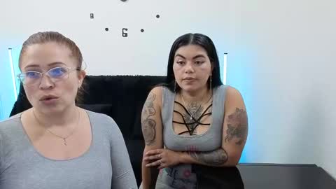 Snapshot of emilyriskhot chatting on 09/21/25, 04:08 emily friends online show from 09/21/25, 04:08