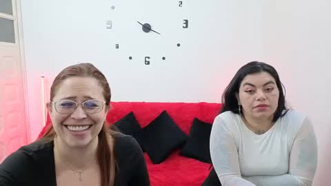 Snapshot of emilyriskhot chatting on 09/29/25, 03:17 emily friends online show from 09/29/25, 03:17