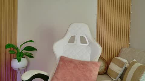 Emily  online show from 03/18/26, 09:18