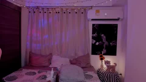 Snapshot of emilyrosss_ chatting on 01/24/25, 07:08 EMILY online show from 01/24/25, 07:08