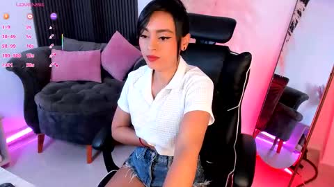 Emily online show from 11/03/25, 01:01