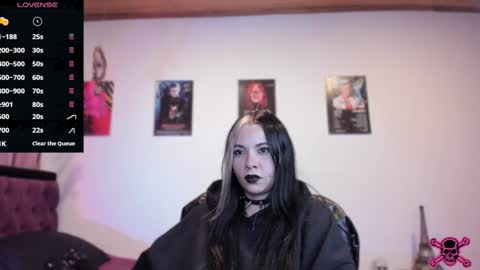 Snapshot of emilyrymer chatting on 01/29/25, 11:04 Emily Support me to have 100 likes plx online show from 01/29/25, 11:04