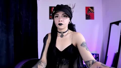 Snapshot of emilyrymer chatting on 09/28/25, 09:53 Emily Support me to have 100 likes plx online show from 09/28/25, 09:53