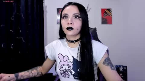 Snapshot of emilyrymer chatting on 07/09/26, 06:34 Emily Support me to have 100 likes plx online show from 07/09/26, 06:34