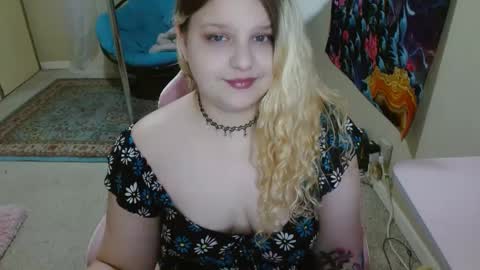 Snapshot of emilyshaze chatting on 01/28/25, 02:53 emily haze online show from 01/28/25, 02:53