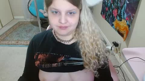 Snapshot of emilyshaze chatting on 02/13/25, 05:58 emily haze online show from 02/13/25, 05:58