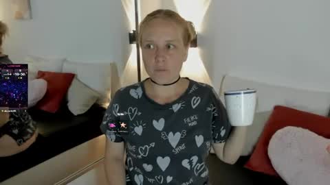 Summer 3 online show from 04/24/26, 04:15