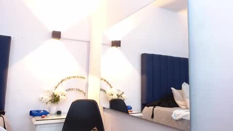 Snapshot of emilysweet2 chatting on 10/02/25, 05:31 emilysweet online show from 10/02/25, 05:31