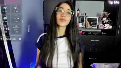 Emy online show from 07/09/26, 07:29