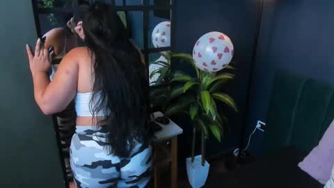 Emily Thyson online show from 09/22/25, 12:18