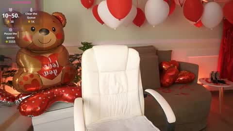 Emily Turner  online show from 02/18/26, 07:10