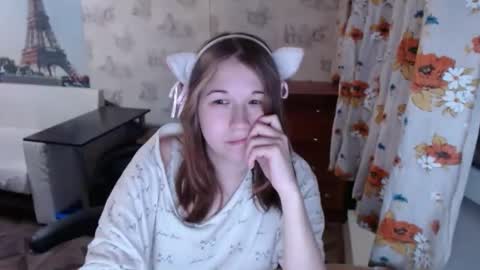 Snapshot of emilyway chatting on 12/17/24, 02:22 emilyway online show from 12/17/24, 02:22