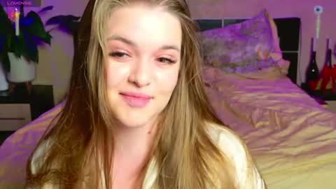 Snapshot of emilywhisperawesome chatting on 06/14/26, 08:44 emilywhisperawesome online show from 06/14/26, 08:44