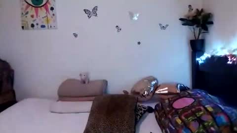 Snapshot of emilywhitee_ chatting on 12/13/24, 03:16 Valentina independent model online show from 12/13/24, 03:16