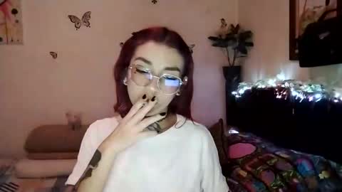 Snapshot of emilywhitee_ chatting on 02/06/25, 02:22 Valentina independent model online show from 02/06/25, 02:22