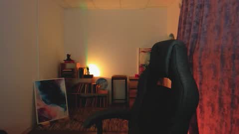 Snapshot of emilywiled chatting on 09/21/25, 09:00 Emily online show from 09/21/25, 09:00