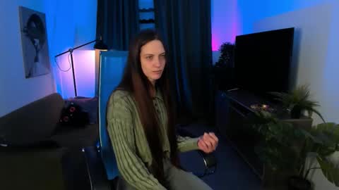 Snapshot of emilywiled chatting on 09/26/25, 06:28 Emily online show from 09/26/25, 06:28