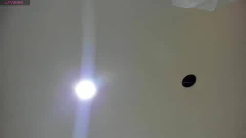 Snapshot of emilywillis8 chatting on 09/16/25, 01:23 E M I L Y online show from 09/16/25, 01:23