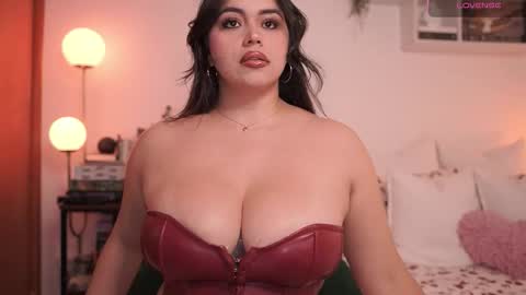 Snapshot of emilyxrose_ chatting on 09/29/25, 04:56 IG thickemmsss online show from 09/29/25, 04:56