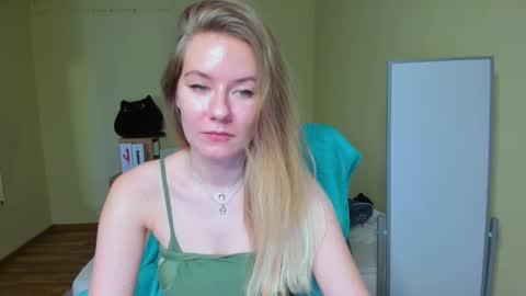 Snapshot of emilyy____ chatting on 02/19/25, 09:50 Emily online show from 02/19/25, 09:50
