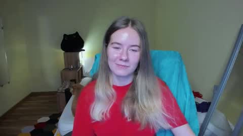 Snapshot of emilyy____ chatting on 03/05/25, 04:35 Emily online show from 03/05/25, 04:35