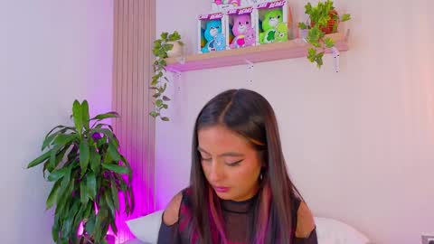 Emily Bank online show from 04/23/26, 08:22