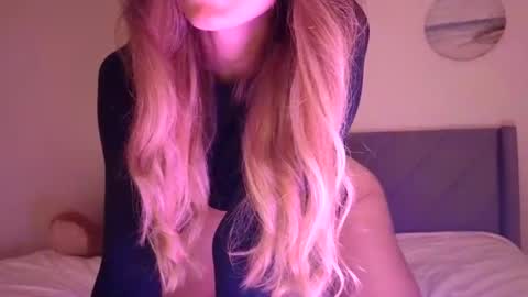 emilly online show from 10/01/25, 02:28