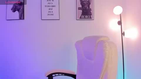 Snapshot of emilyymiller chatting on 02/15/26, 07:10 Emily online show from 02/15/26, 07:10