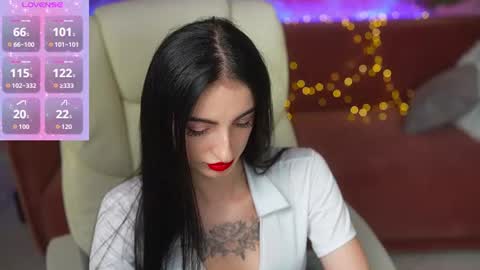 emilyymoon online show from 06/19/26, 01:48