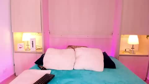 Emily online show from 01/09/25, 03:58